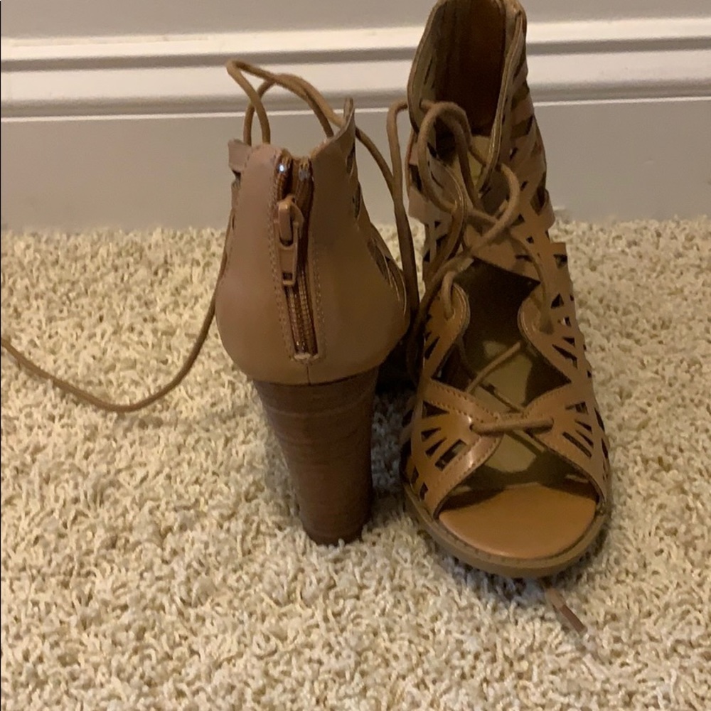 Heels - Picture 2 of 2